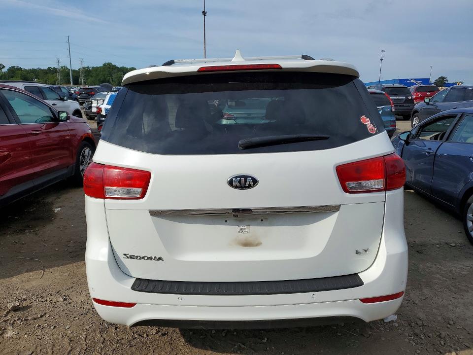 68761496 :رقم المزاد ، KNDMB5C16H6334569 vin ، 2017 Kia Sedona مزاد بيع