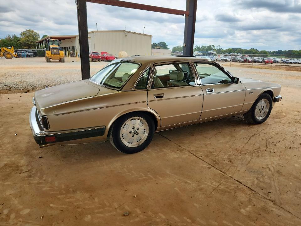 Продажа на аукционе авто 1994 Jaguar Vandenplas, vin: SAJKX1743RC706573, номер лота: 68462186