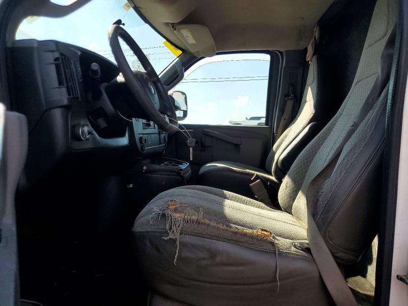 69652156 :رقم المزاد ، 1GCWGBFF5H1129760 vin ، 2017 Chevrolet Express G2500 مزاد بيع