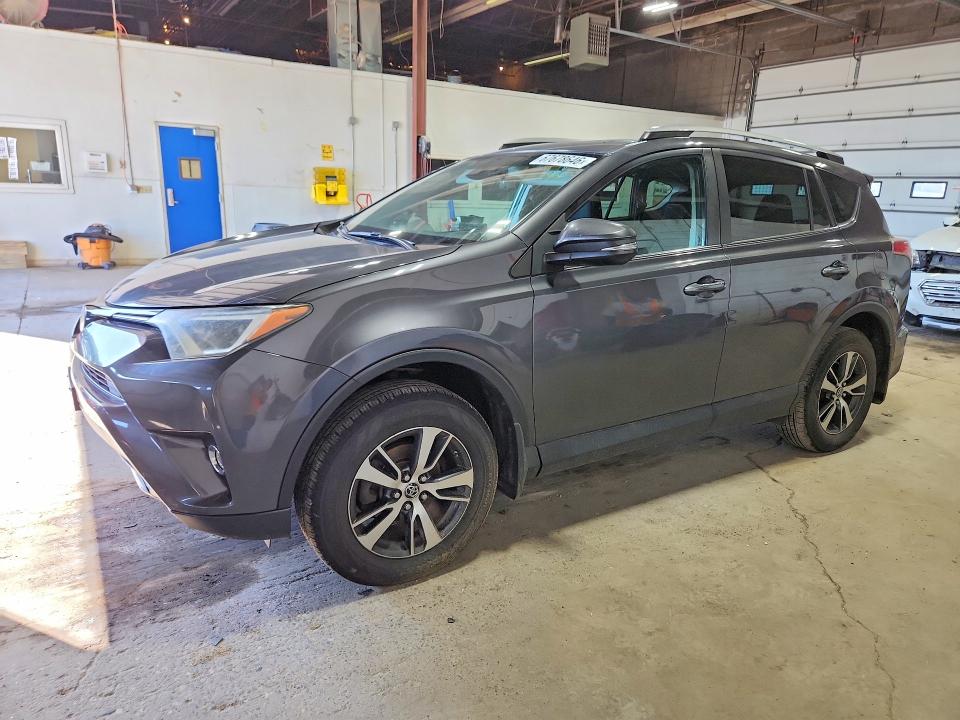 67678646 :رقم المزاد ، 2T3RFREV7JW781918 vin ، 2018 Toyota Rav4 مزاد بيع