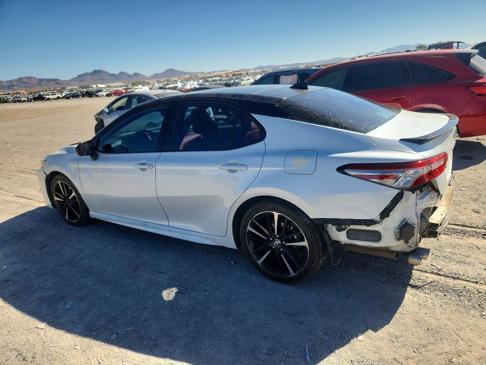 67454866 :رقم المزاد ، 4T1B61HK8KU199213 vin ، 2019 Toyota Camry مزاد بيع