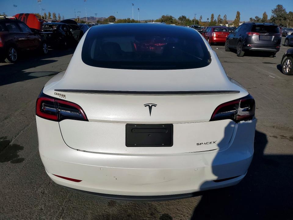 63184606 :رقم المزاد ، 5YJ3E1EA2MF051643 vin ، 2021 Tesla Model 3 مزاد بيع