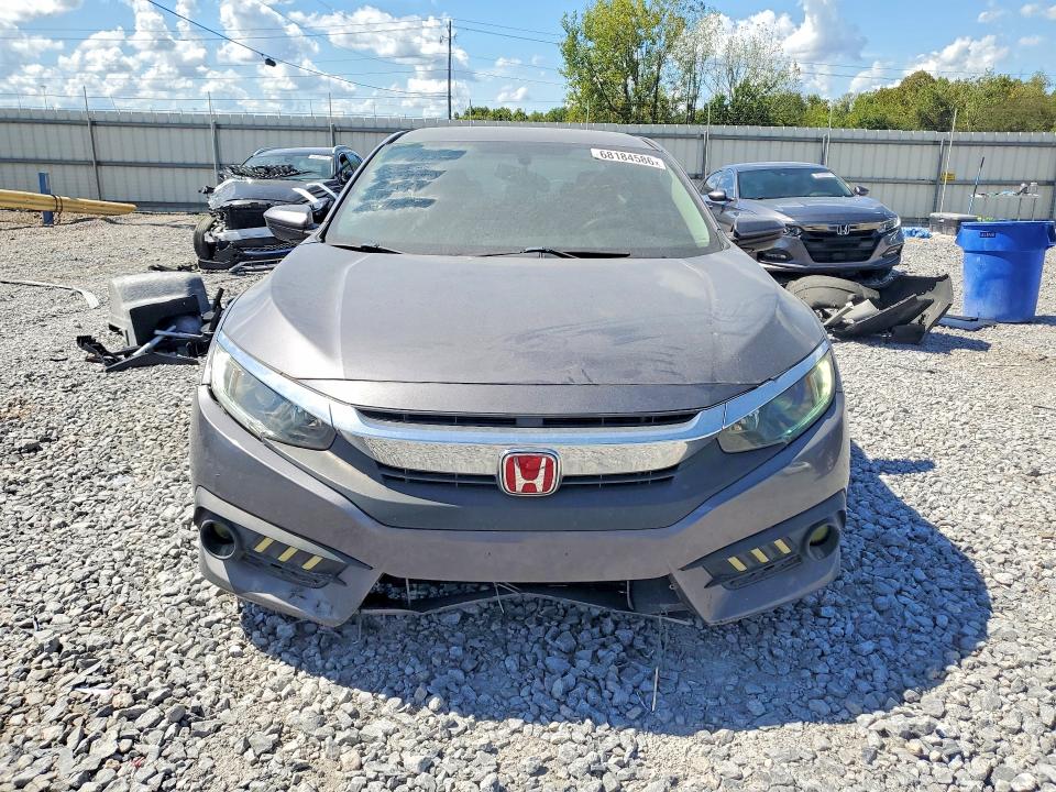 68184586 :رقم المزاد ، 2HGFC2F57JH563688 vin ، 2018 Honda Civic مزاد بيع