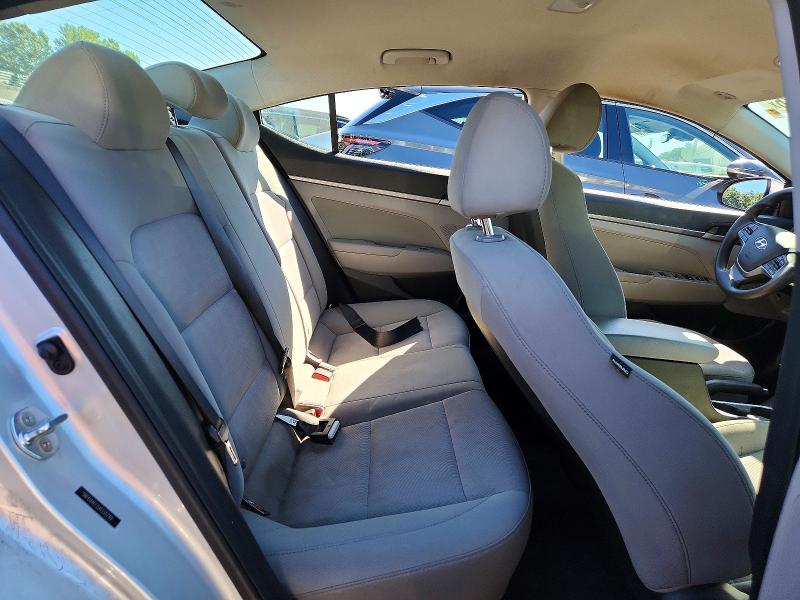 68734176 :رقم المزاد ، 5NPD84LF2JH335749 vin ، 2018 Hyundai Elantra مزاد بيع