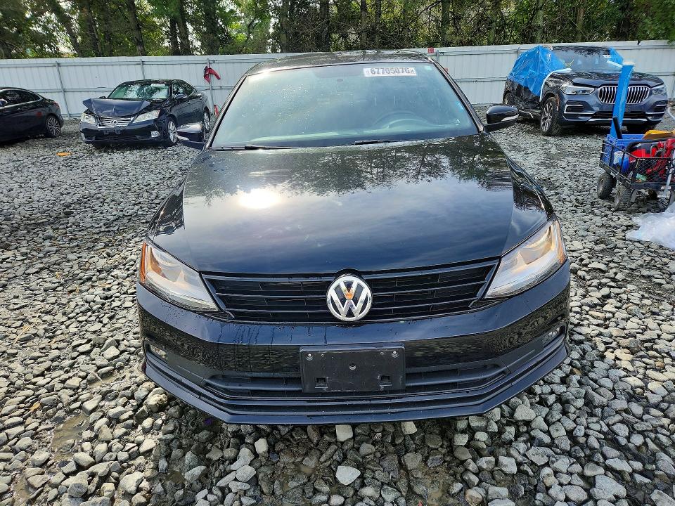 67705076 :رقم المزاد ، 3VWD17AJ4JM225435 vin ، 2018 Volkswagen Jetta مزاد بيع