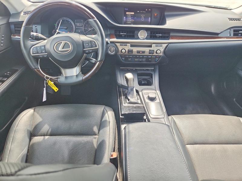 68827576 :رقم المزاد ، 58ABK1GG1HU055044 vin ، 2017 Lexus Es مزاد بيع