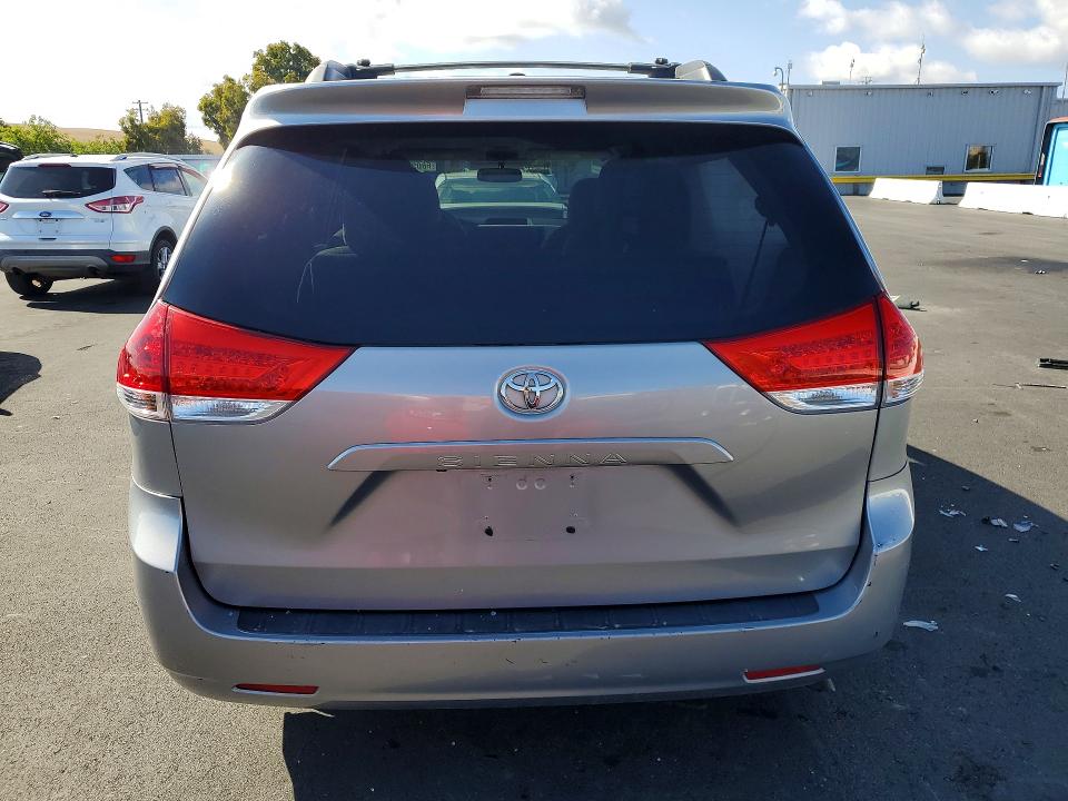 Продаж на аукціоні авто 2011 Toyota Sienna, vin: 5TDKK3DCXBS151288, номер лоту: 68024576