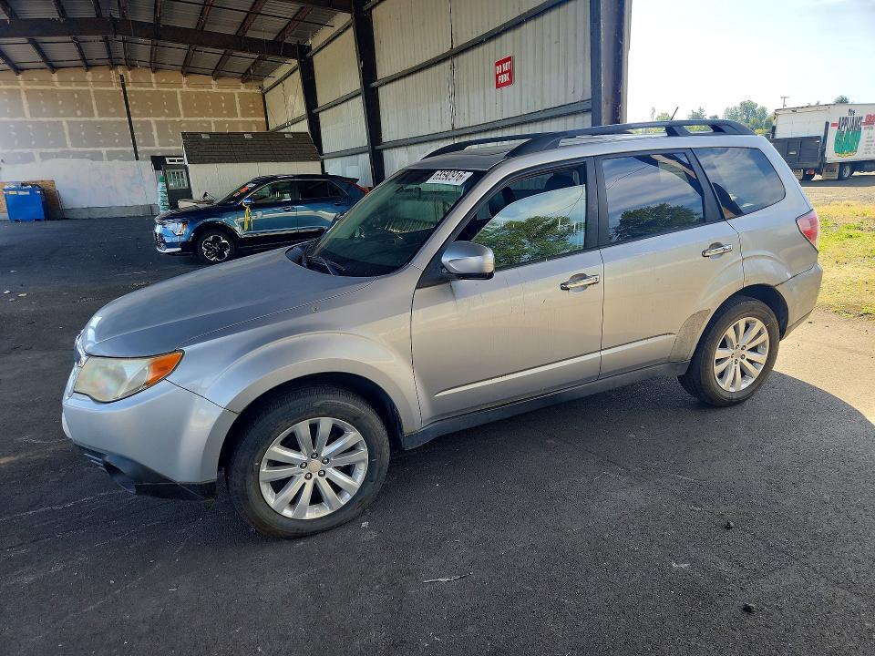 68590916 :رقم المزاد ، JF2SHAFC3CH429536 vin ، 2012 Subaru Forester مزاد بيع
