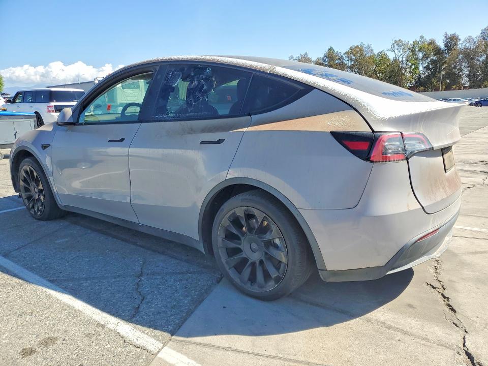 68895255 :رقم المزاد ، 5YJYGDEE1MF239767 vin ، 2021 Tesla Model Y مزاد بيع