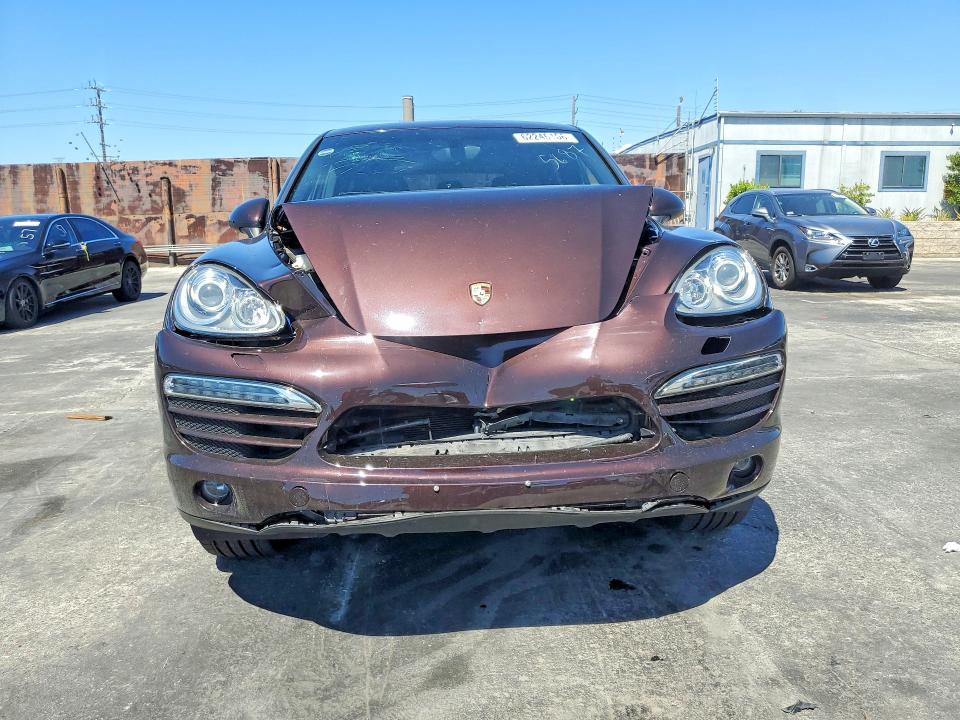 62246106 :رقم المزاد ، WP1AA2A26ELA05687 vin ، 2014 Porsche Cayenne مزاد بيع