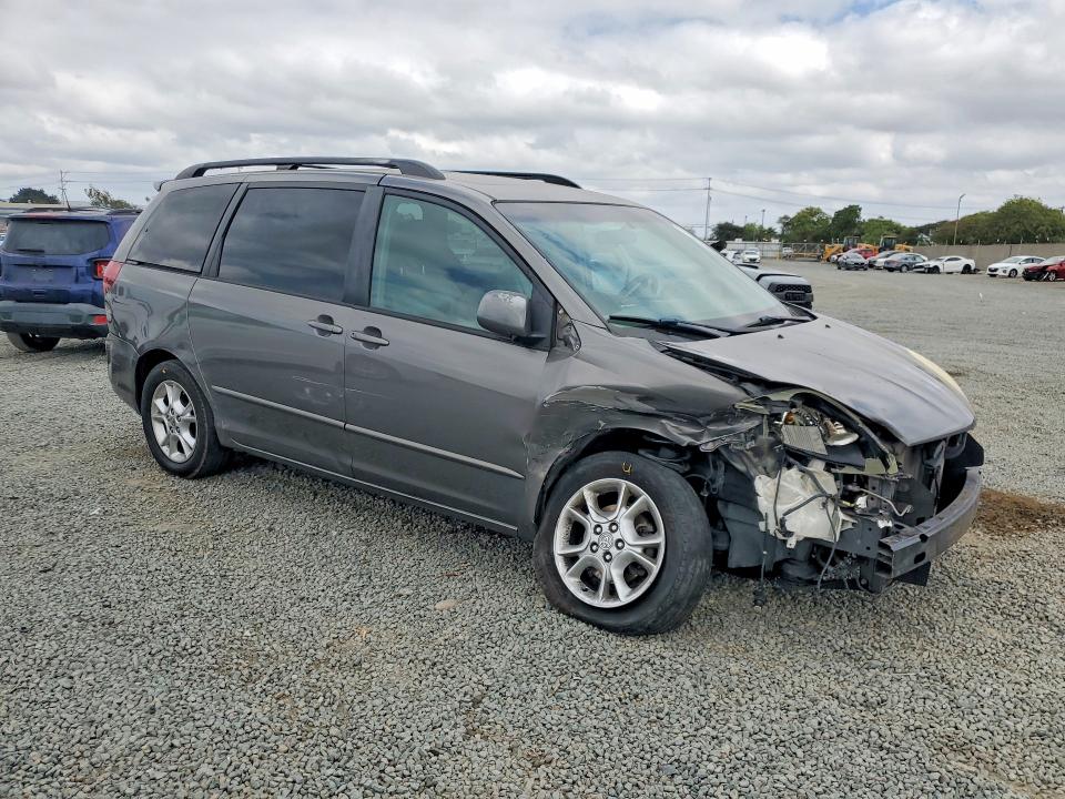 2005 Toyota Sienna მანქანა იყიდება აუქციონზე, vin: 5TDZA22C45S371433, აუქციონის ნომერი: 69431486