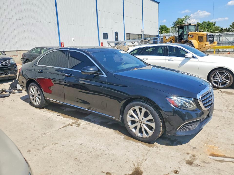 67495586 :رقم المزاد ، WDDZF4KB4KA537324 vin ، 2019 Mercedes-benz E مزاد بيع