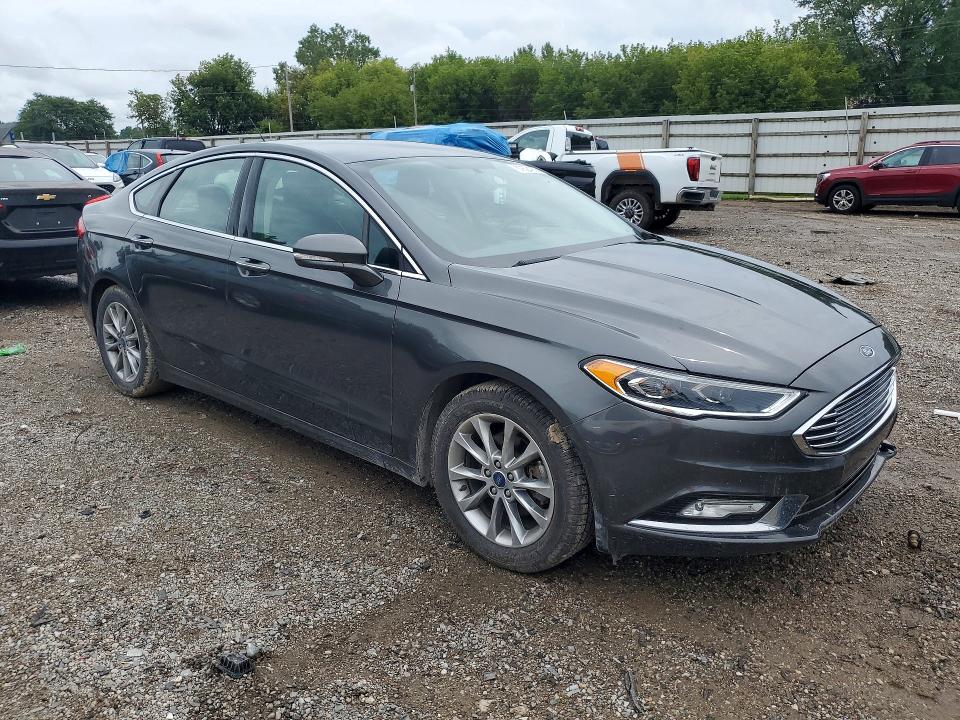 67624056 :رقم المزاد ، 3FA6P0HD9HR405563 vin ، 2017 Ford Fusion مزاد بيع