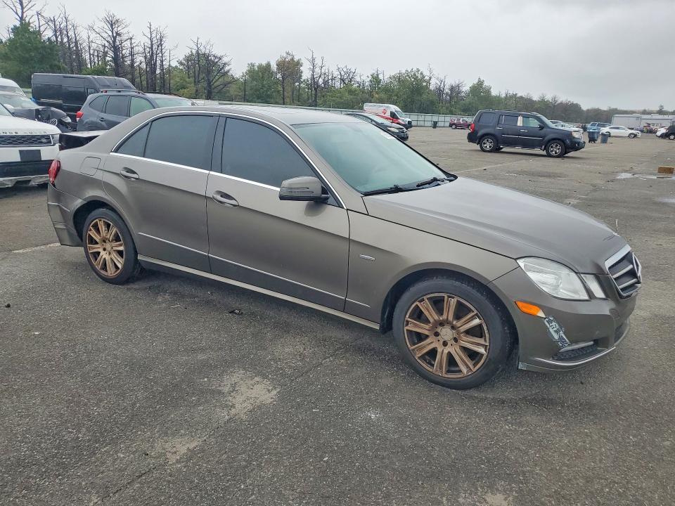 71097546 :رقم المزاد ، WDDHF8JB1CA535987 vin ، 2012 Mercedes-benz E مزاد بيع