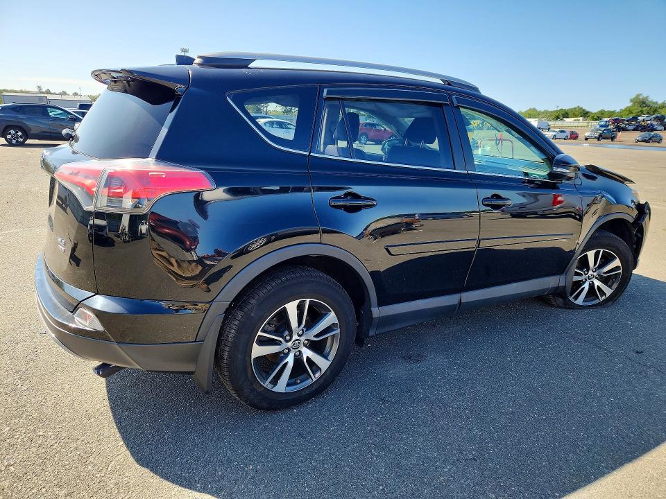 Продаж на аукціоні авто 2018 Toyota Rav4, vin: 2T3RFREV0JW825435, номер лоту: 68788716
