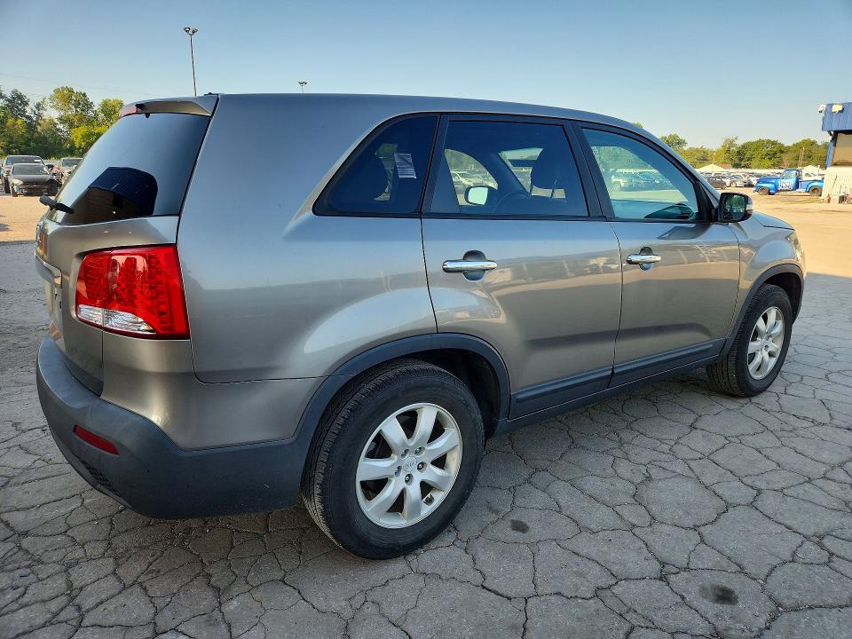 67749126 :رقم المزاد ، 5XYKT3A18BG046049 vin ، 2011 Kia Sorento مزاد بيع