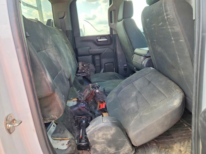 70610796 :رقم المزاد ، 1GC2YLE77LF222156 vin ، 2020 Chevrolet Silverado مزاد بيع