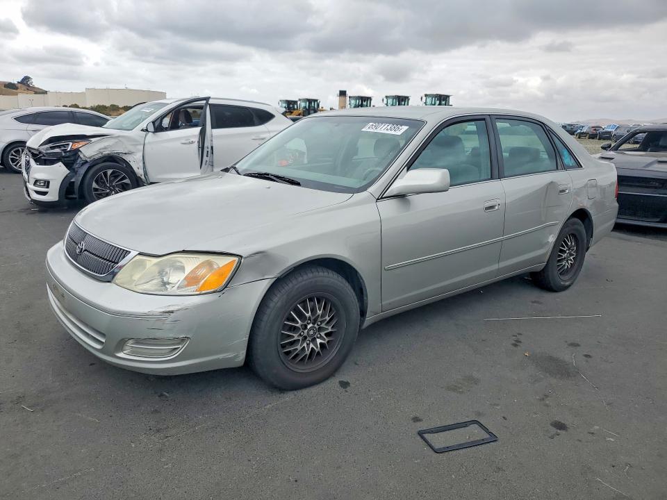 69011386 :رقم المزاد ، 4T1BF28B81U172453 vin ، 2001 Toyota Avalon مزاد بيع