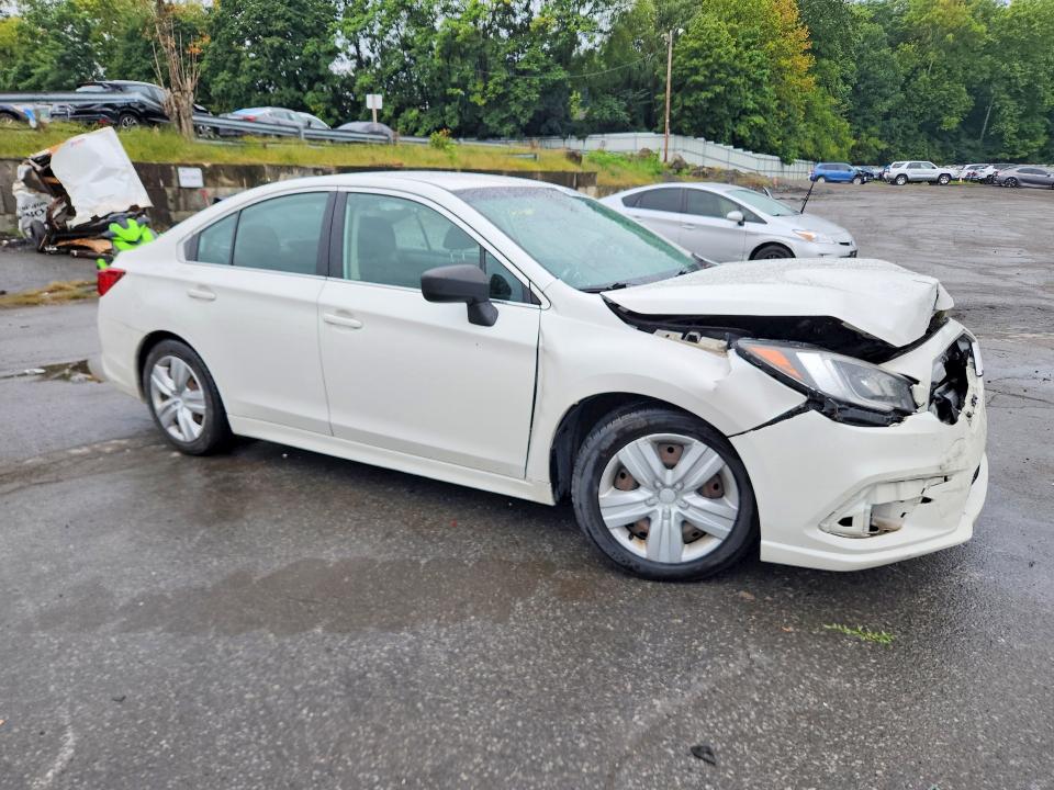 69670986 :رقم المزاد ، 4S3BNAB6XK3038368 vin ، 2019 Subaru Legacy مزاد بيع