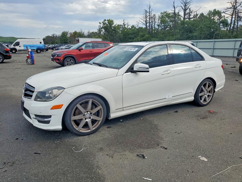 Продажа на аукционе авто 2014 Mercedes-benz C, vin: WDDGF8ABXEG244982, номер лота: 66634476