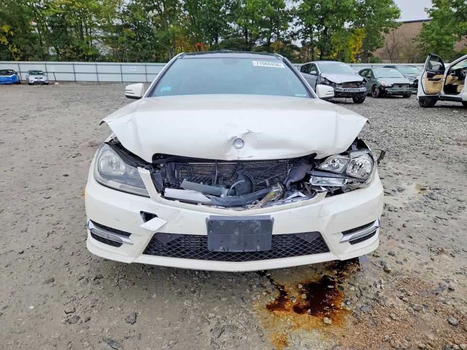 Продажа на аукционе авто 2013 Mercedes-benz C, vin: WDDGJ4HB7DF999461, номер лота: 71060456