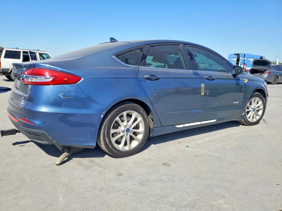 Продажа на аукционе авто 2019 Ford Fusion, vin: 3FA6P0LU2KR152035, номер лота: 70774876