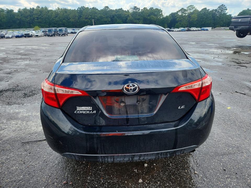 Продажа на аукционе авто 2018 Toyota Corolla, vin: 5YFBURHE6JP823279, номер лота: 67516136