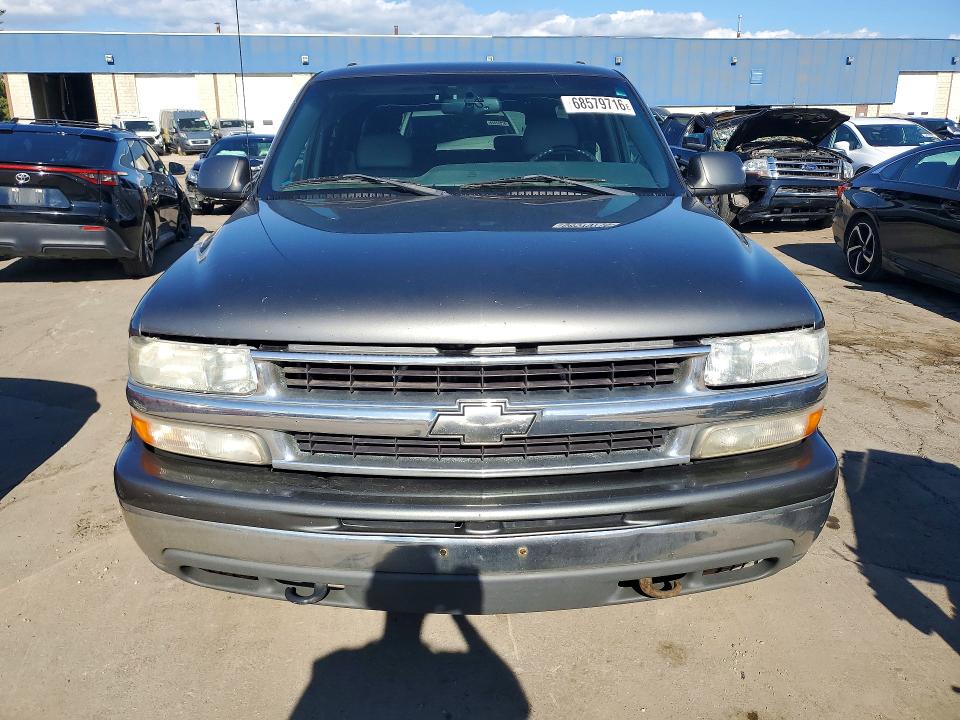 68579716 :رقم المزاد ، 3GNFK16T91G145103 vin ، 2001 Chevrolet Suburban مزاد بيع