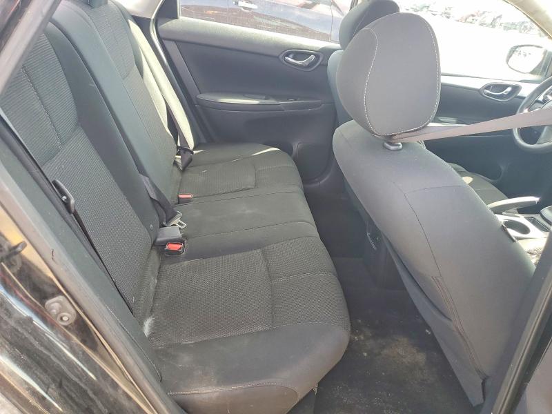 68724796 :رقم المزاد ، 3N1AB7AP1JY335619 vin ، 2018 Nissan Sentra مزاد بيع