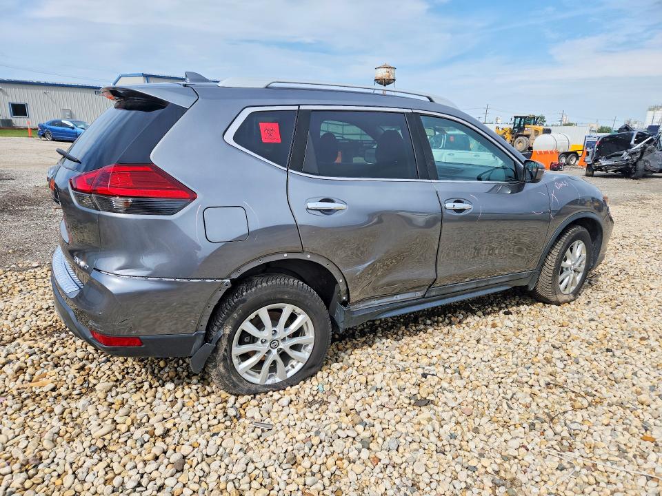 2017 Nissan Rogue მანქანა იყიდება აუქციონზე, vin: 5N1AT2MV2HC811639, აუქციონის ნომერი: 66722496