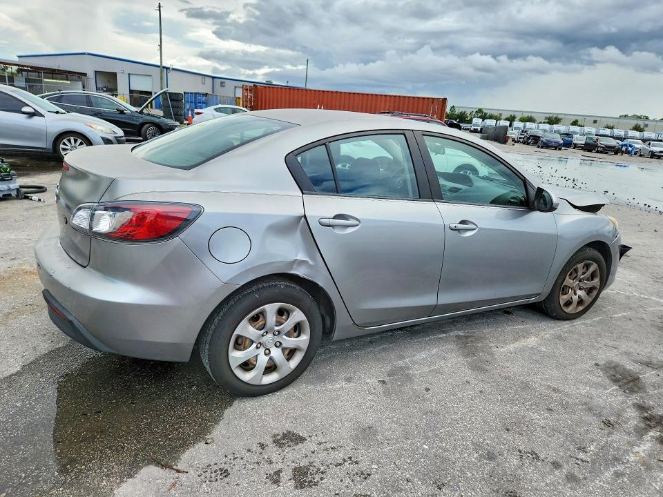 Продажа на аукционе авто 2011 Mazda 3, vin: JM1BL1UFXB1498306, номер лота: 67420486