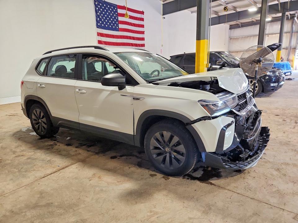 Продаж на аукціоні авто 2022 Volkswagen Taos, vin: 3VVAX7B27NM039617, номер лоту: 67132446