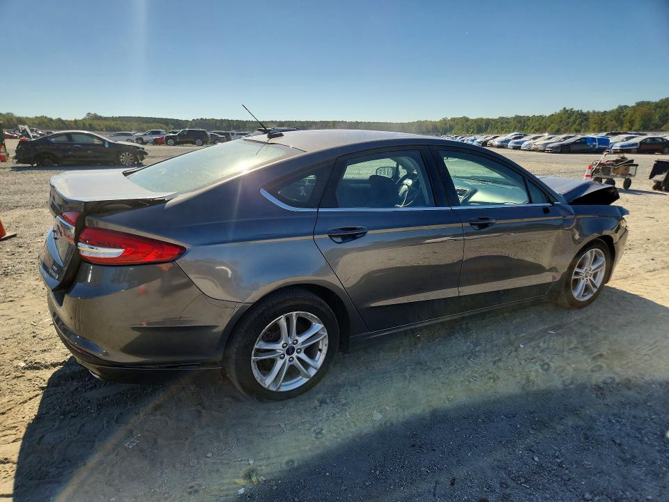 71022386 :رقم المزاد ، 3FA6P0LU9JR116597 vin ، 2018 Ford Fusion مزاد بيع