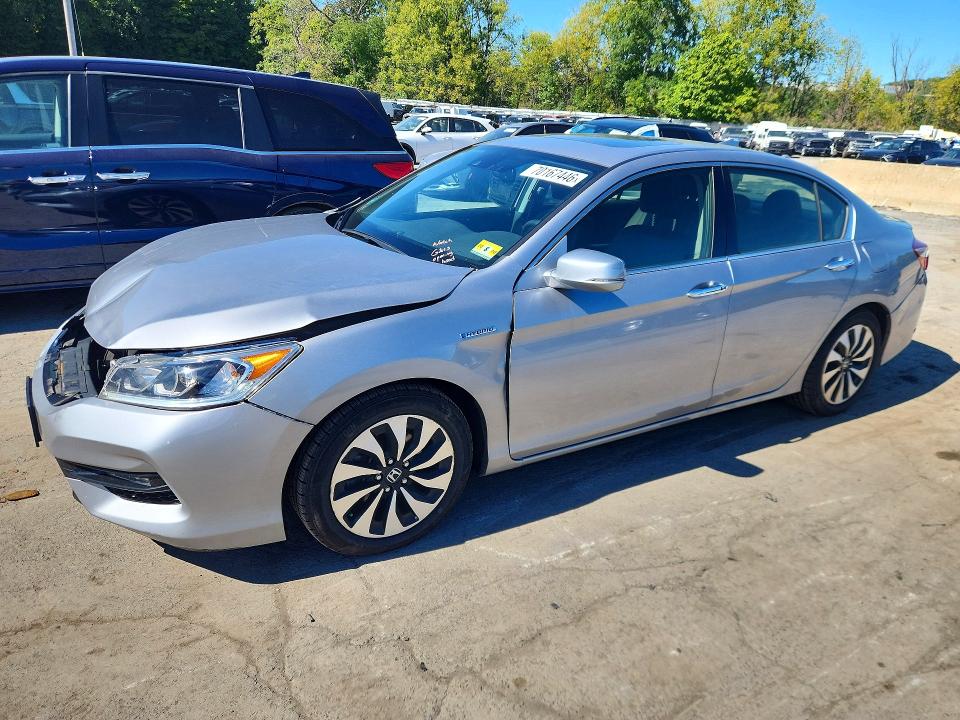 70167446 :رقم المزاد ، JHMCR6F58HC031577 vin ، 2017 Honda Accord مزاد بيع