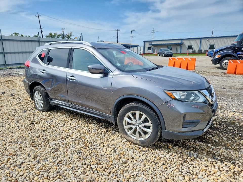 2017 Nissan Rogue მანქანა იყიდება აუქციონზე, vin: 5N1AT2MV2HC811639, აუქციონის ნომერი: 66722496