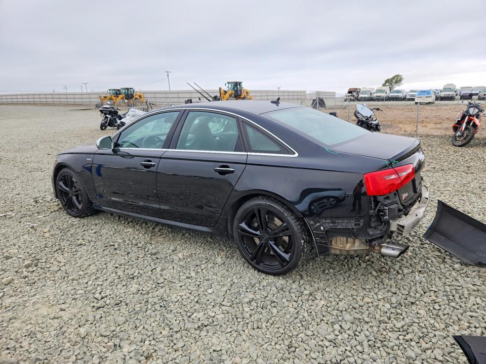 68173126 :رقم المزاد ، WAUF2AFC9FN002592 vin ، 2015 Audi S6 مزاد بيع