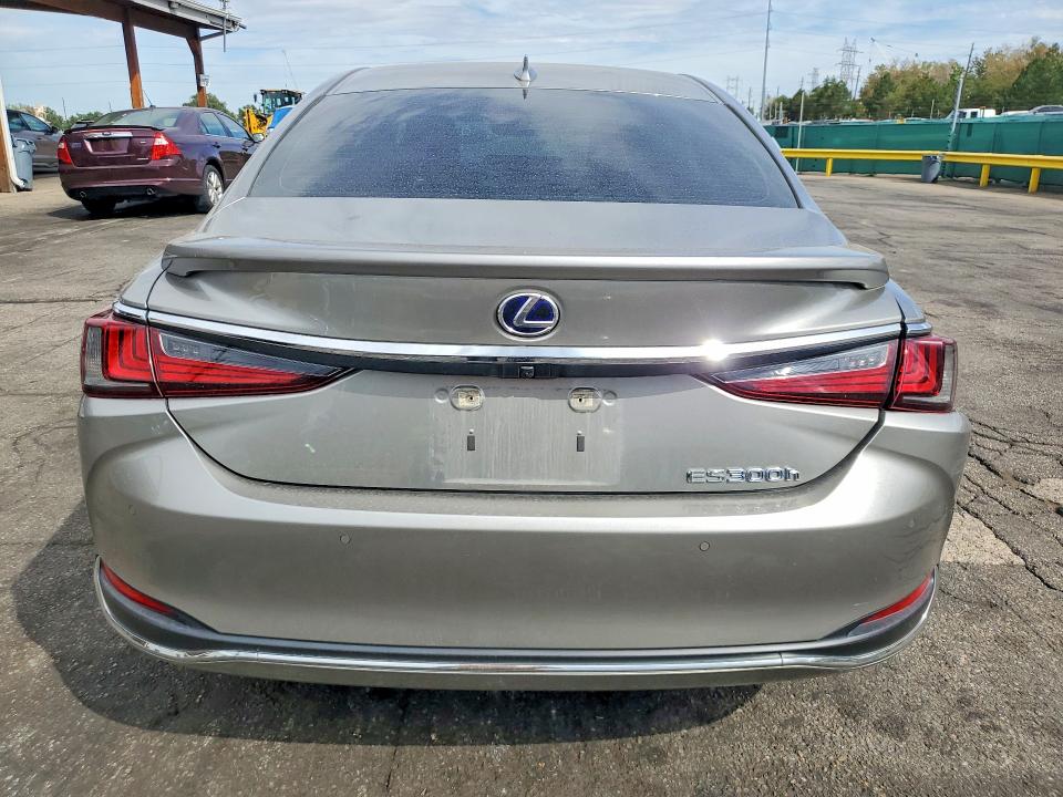 69422436 :رقم المزاد ، 58ADA1C18MU003157 vin ، 2021 Lexus Es مزاد بيع