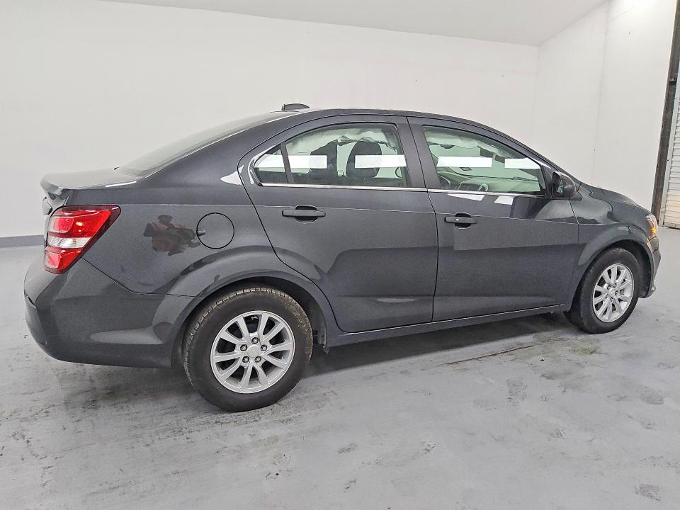 68327346 :رقم المزاد ، 1G1JD5SB4L4142121 vin ، 2020 Chevrolet Sonic مزاد بيع