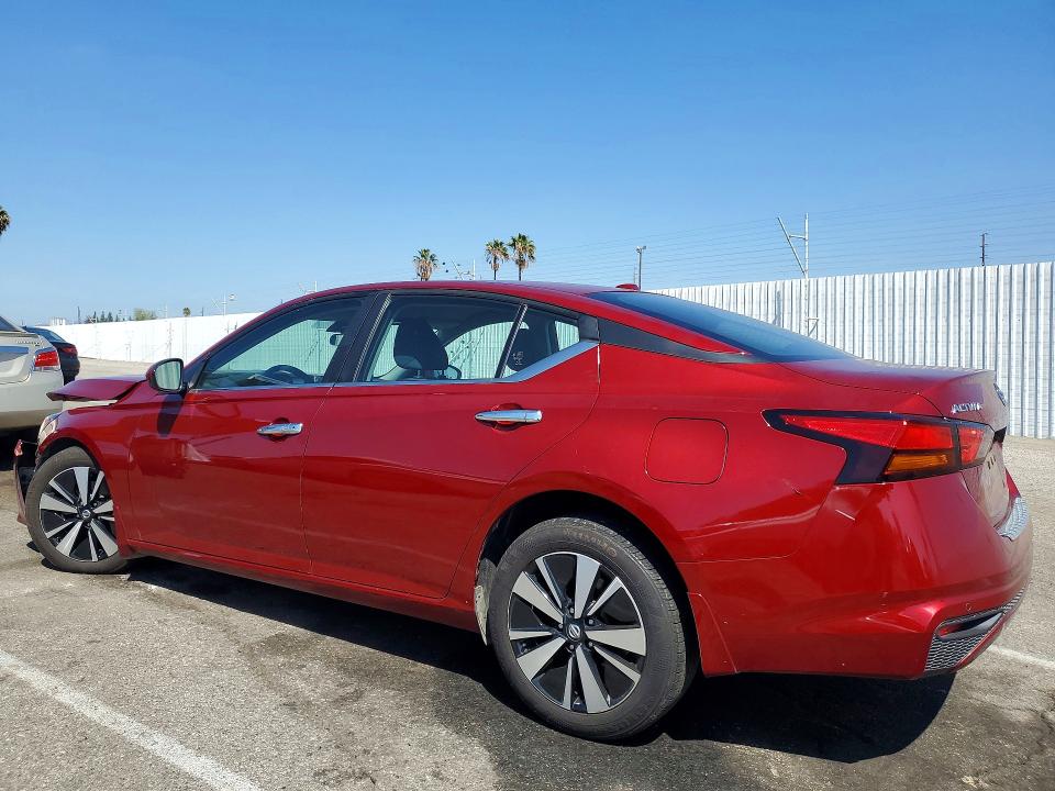 67904916 :رقم المزاد ، 1N4BL4DV6MN327790 vin ، 2021 Nissan Altima مزاد بيع