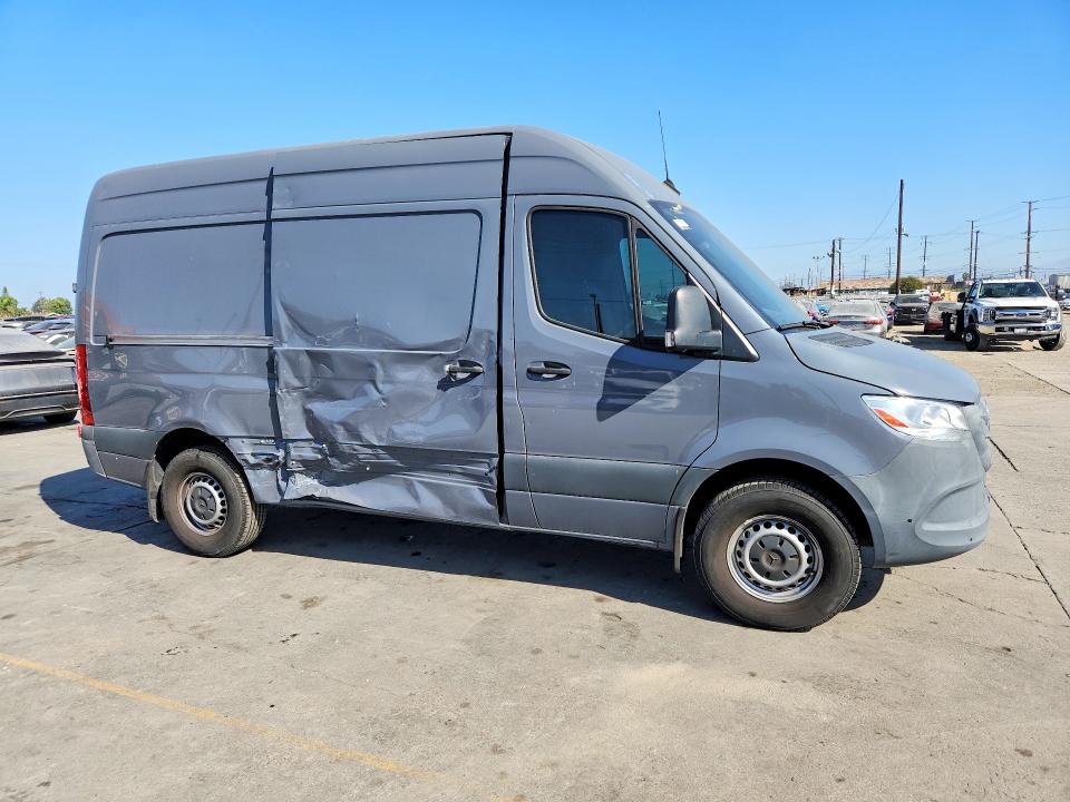 67667686 :رقم المزاد ، W1Y4DBHY5NT103783 vin ، 2022 Mercedes-benz Sprinter مزاد بيع