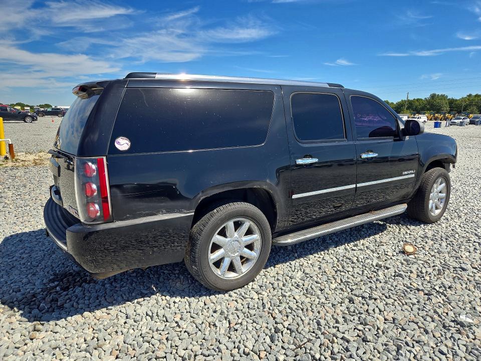 70883006 :رقم المزاد ، 1GKUKMEF3AR213607 vin ، 2010 Gmc Yukon Xl مزاد بيع