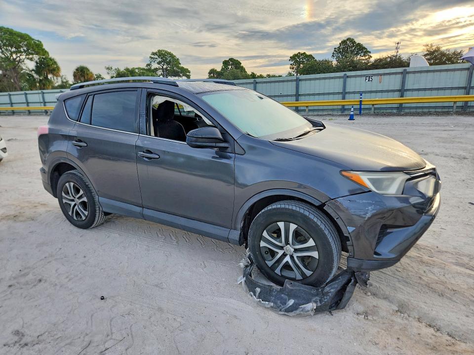 Продажа на аукционе авто 2018 Toyota Rav4, vin: JTMZFREV4JJ166080, номер лота: 70446736