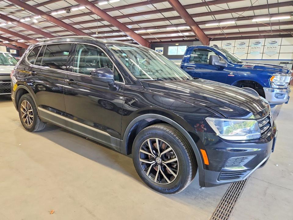 Продажа на аукционе авто 2021 Volkswagen Tiguan, vin: 3VV2B7AX1MM095857        , номер лота: 68884316