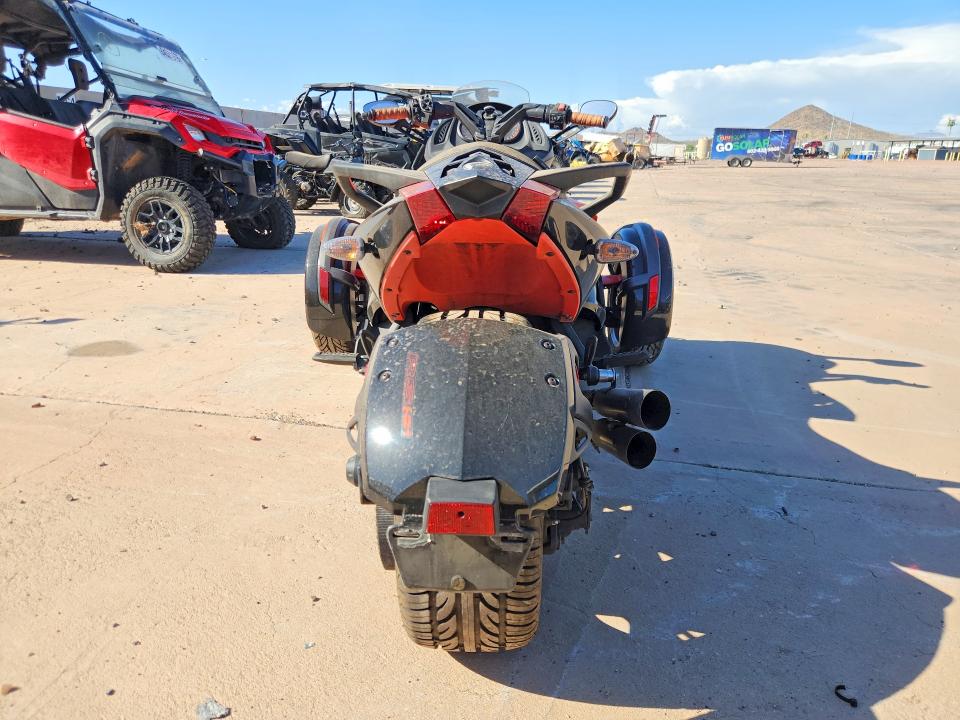 Продажа на аукционе авто 2016 Can-am Spyder Roadster, vin: 2BXNABC25GV000210, номер лота: 68196916