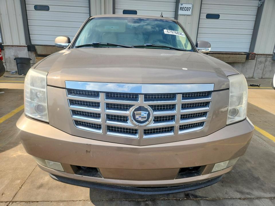 Продажа на аукционе авто 2007 Cadillac Escalade, vin: 1GYFK638X7R335985, номер лота: 67976856