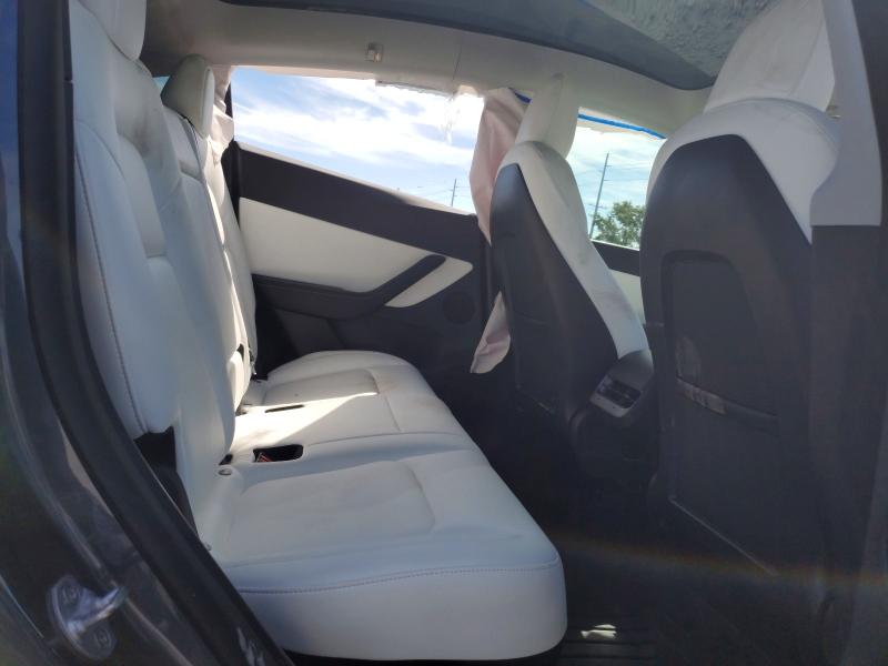 70207406 :رقم المزاد ، 7SAYGDEF1NF505012 vin ، 2022 Tesla Model Y مزاد بيع