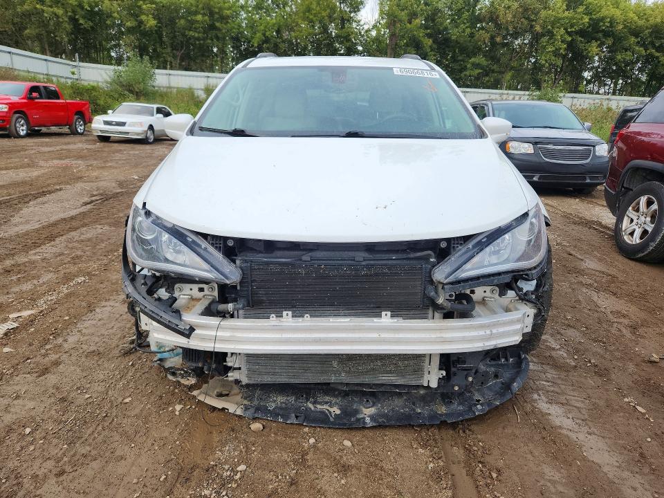 Продажа на аукционе авто 2018 Chrysler Pacifica, vin: 2C4RC1H72JR356317, номер лота: 69066816