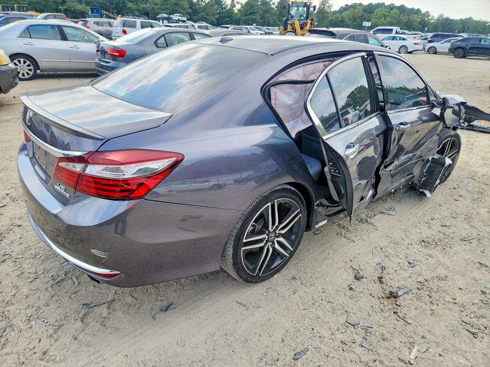 Продаж на аукціоні авто 2017 Honda Accord, vin: 1HGCR3F90HA033551, номер лоту: 68155366