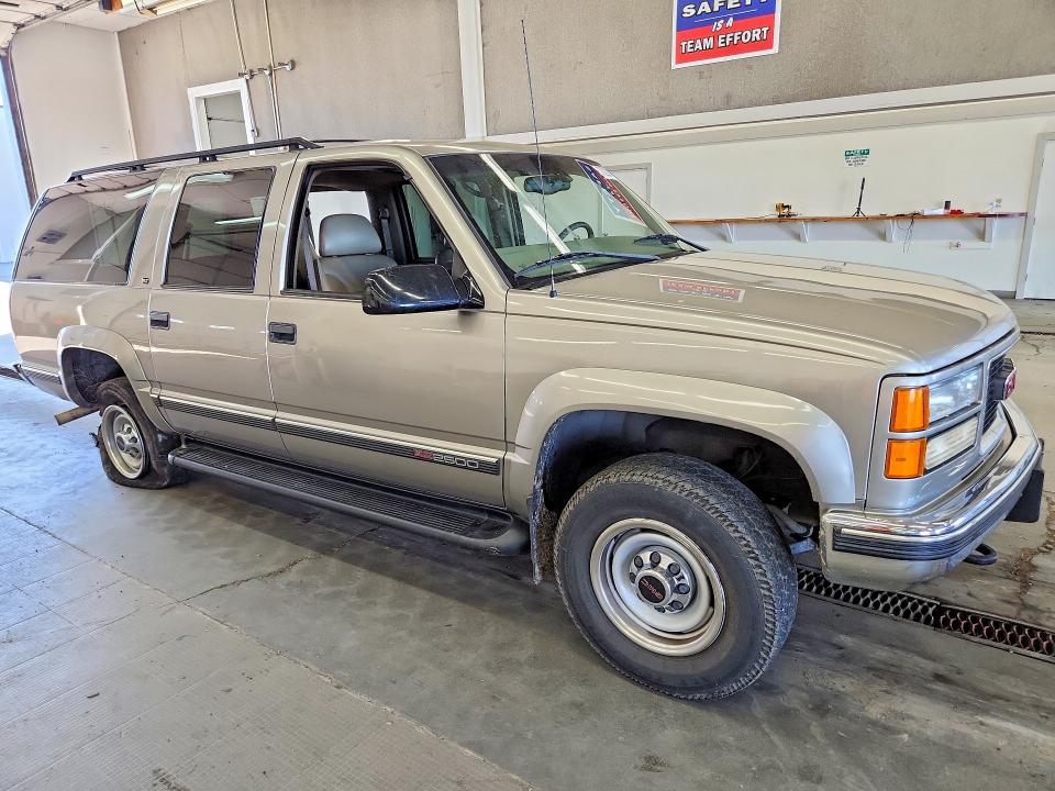 Продажа на аукционе авто 1999 Gmc Suburban, vin: 3GKGK26J5XG527661, номер лота: 70229776