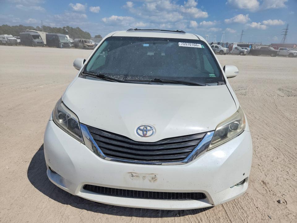 Продажа на аукционе авто 2015 Toyota Sienna, vin: 5TDYK3DC4FS644688, номер лота: 70970166